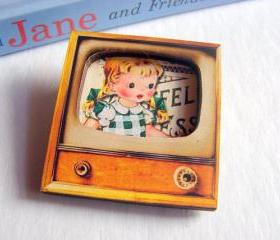 Little Girl With Pigtails And Hairbows - Television TV 3D Dimensional Pin Badge Brooch - Lg Chipboard Paper And Wood Decoupage Collage - Orange Blue Pink Polka Dots